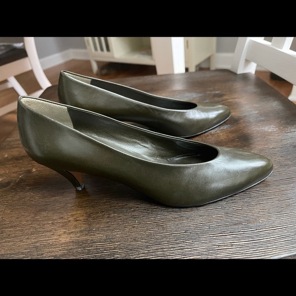 Anne Klein pumps - Picture 1 of 13